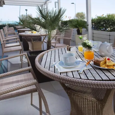 Hotel Club House 4*