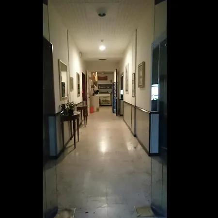 Hotel Riviera *
