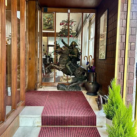 Napoleon Hotel 3*