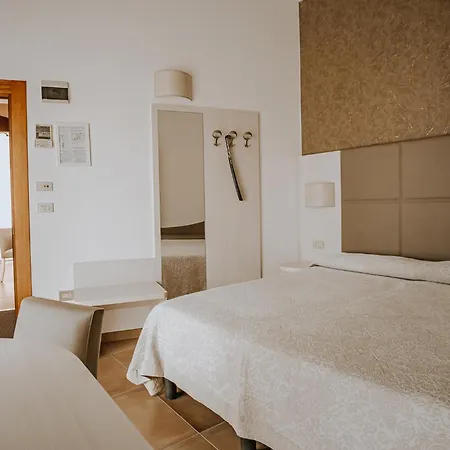 Hotel Gabriella 3*