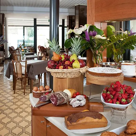 Gabriella Hotel 3*