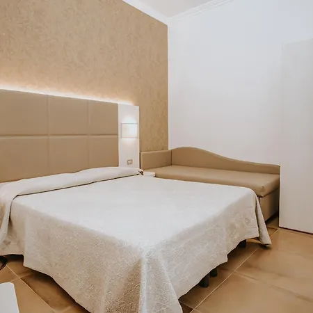Hotel Gabriella 3*