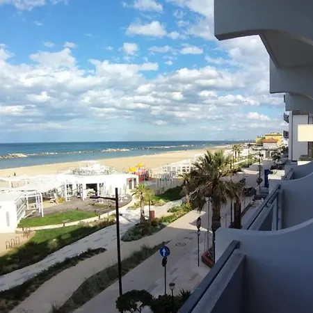 Ideal Hotel 3*