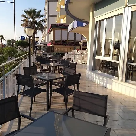 Ideal Hotel