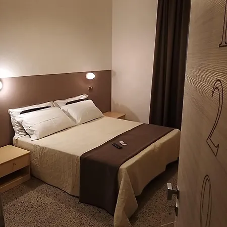 Ideal Hotel 3*