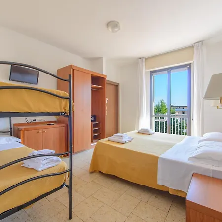 Hotel Avana Mare 3*
