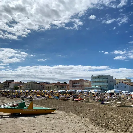 Acquamarina Viserba Hotel 3*