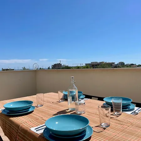 Trilocale Panoramico Vicino Al Mare- L'attico Sulla Romagna Daire *