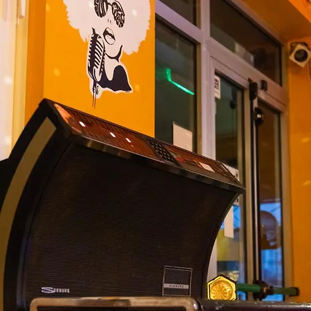 Sunflower Backpacker & Bar Vandrarhem