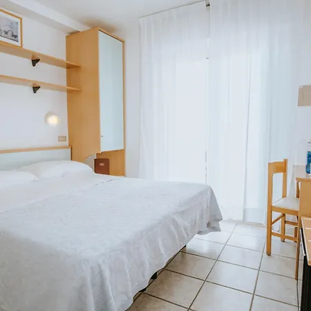 Hotel Gabriella 3*