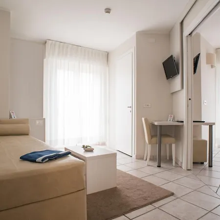 Hotel Gabriella 3*