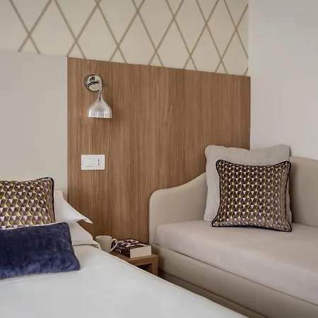 Hotell Calypso- Marina Centro 3*