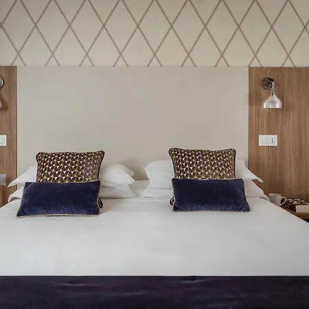 Hotell Calypso- Marina Centro 3*