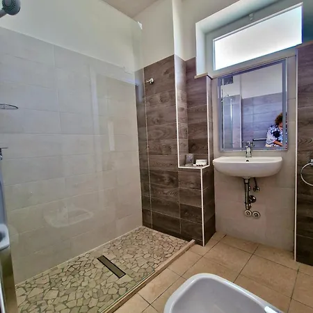 Rossella Hotel 2*