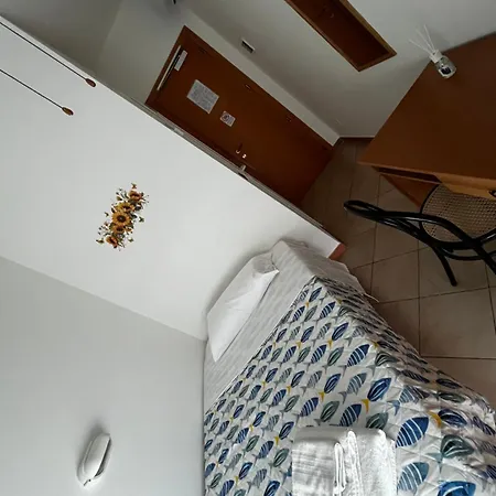 Dream Hotel 2*