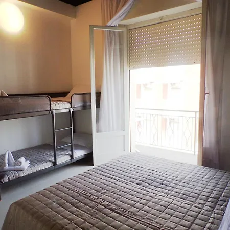 Dinkli Hotel 3*