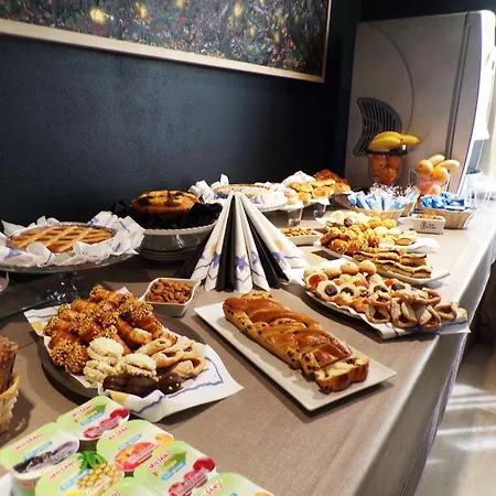Dinkli Hotel 3*