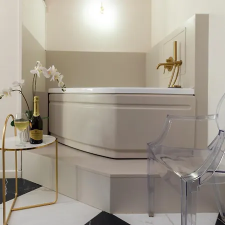 Appartamento Teatrum Loft Teatro Galli -jacuzzi In