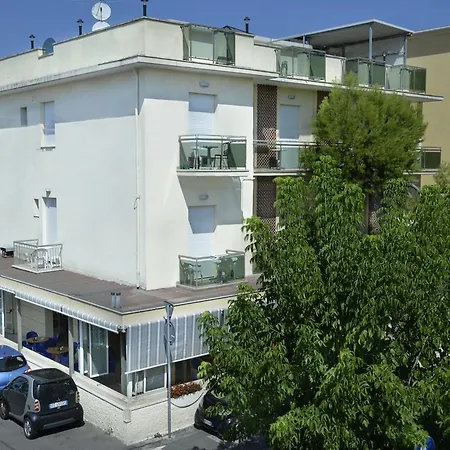 Ave Hotel