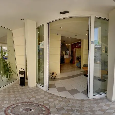 Ave Hotel