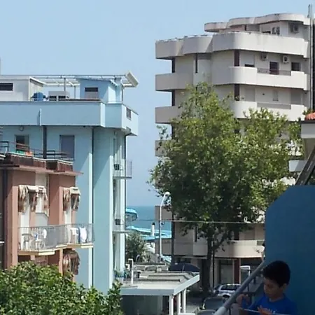Desiree Hotel apartamentowy *