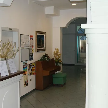 Hotel Elisa 3*
