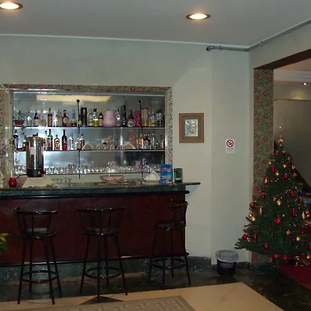 Niagara Hotel 3*