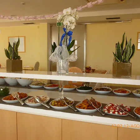 Iones Hotel