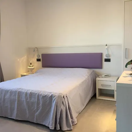 Aparthotel Albachiara 3*