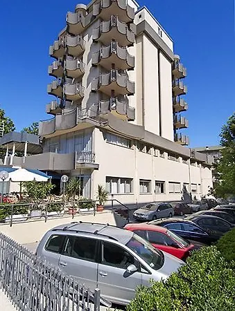 Grifone Hotel 3*