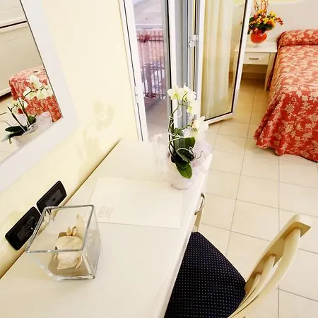 Baia Hotel 3*