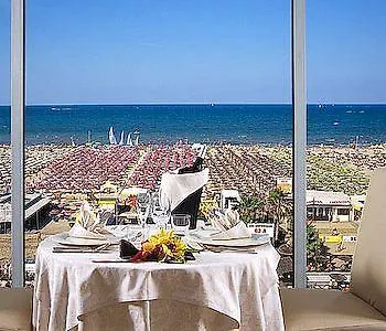 Alisei Palace Hotel Rímini