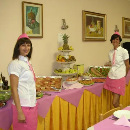 Leda Hotel 2*