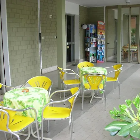 Leda Hotel 2*