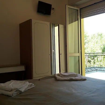 Cannes Hotel 2*