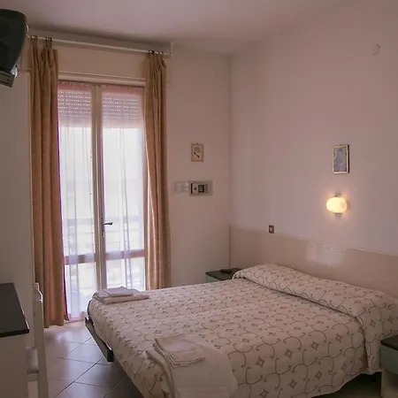 Hotel Heaven 3*