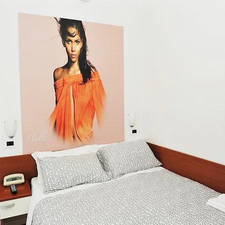Lady Hotel