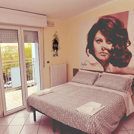Lady Hotel