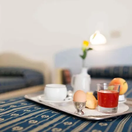 Ivonne Garni Hotel