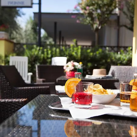 Ivonne Garni Hotel