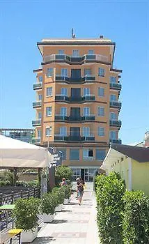 卡尔顿海滩酒店