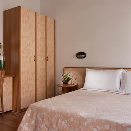 Little Hotel 3*