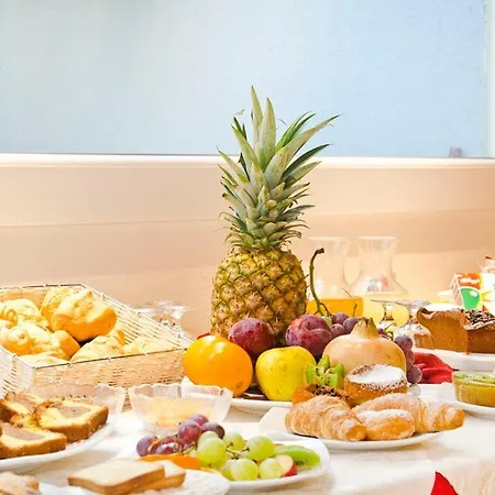 Hotell Atmosphere 4*