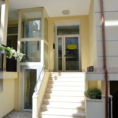 Aparthotel Green 2*