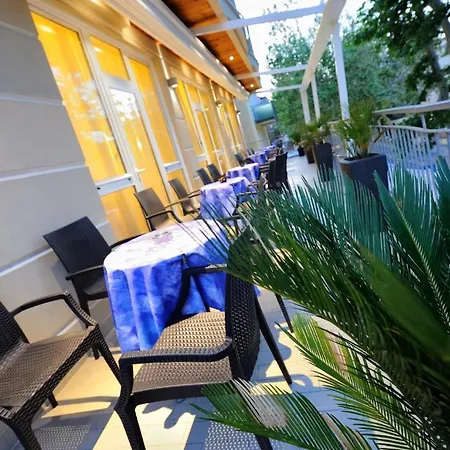 Bridge Hotel 3*