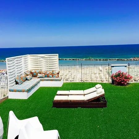 Apart Otel Frontemare 2*