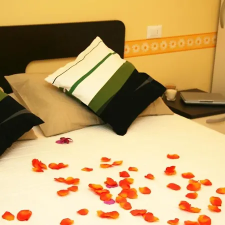 Aparthotel Opera 3*