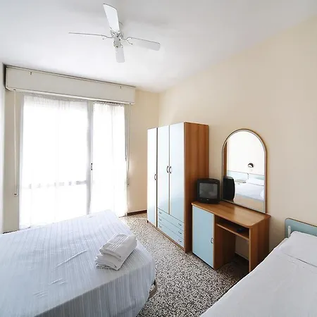 Telstar Hotel 3*