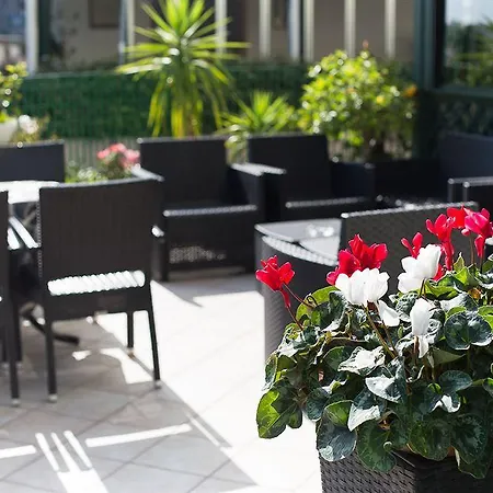 Emilia Hotel 3*