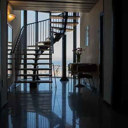 Amba Hotel
